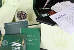 GENTLEMANS ROLEX OYSTER PERPETUAL GMT MASTER II WITH BOX AND PAPERS REF 116710LN,round. circular