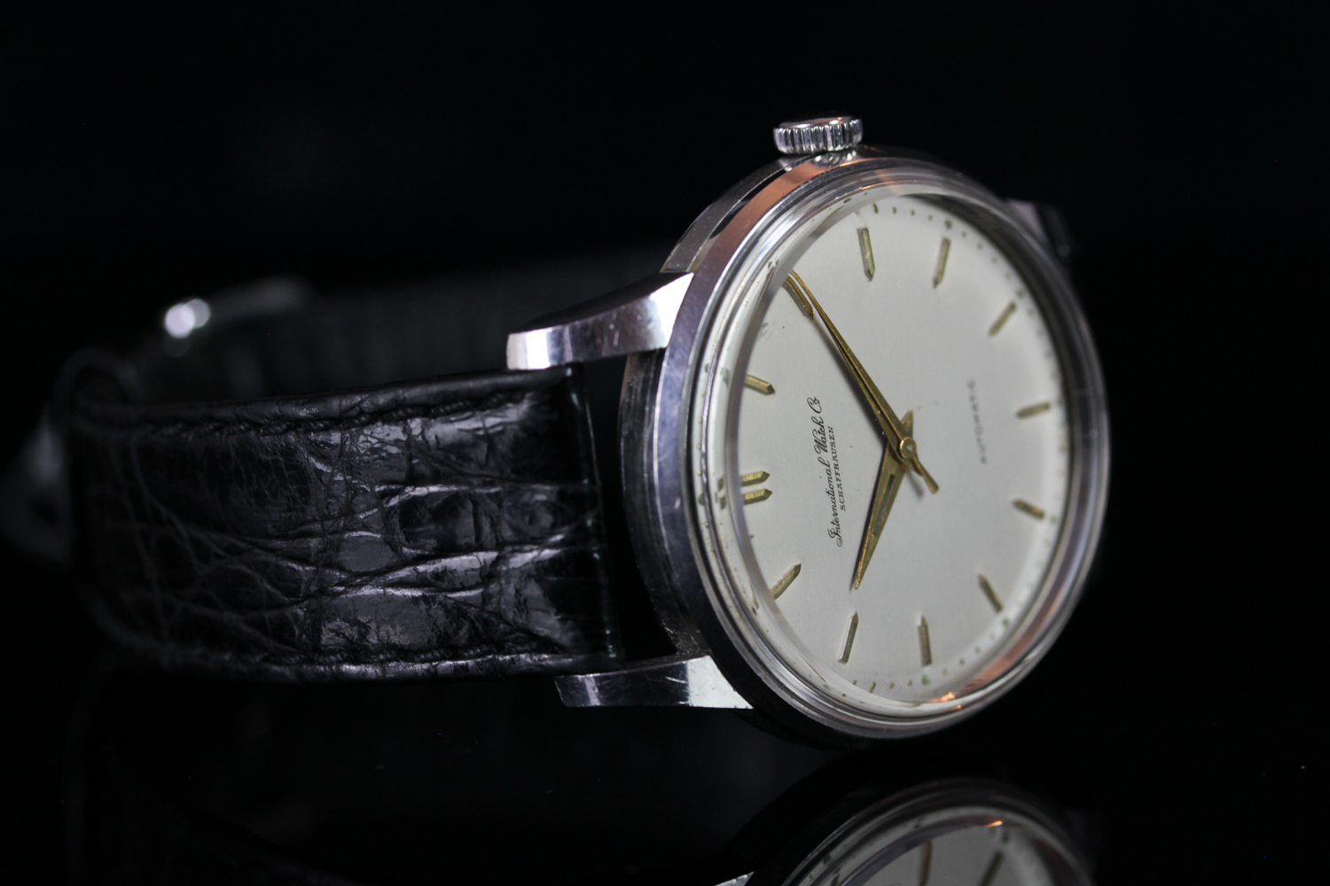 GENTLEMEN'S IWC AUTOMATIC WRISTWATCH, circular off white dial with gold hour markers and hands, 36mm - Image 2 of 4