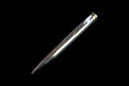 GENTLEMEN'S CLASSIC CARTIER PEN 00512, stainless steel, propelling pen, currently in working order.
