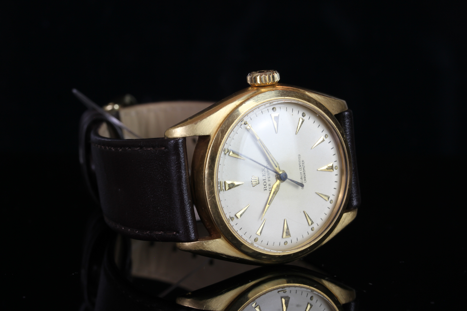 RARE GENTLEMANS 18K ROLEX OYSTER PERPETUAL 6084 SN 730... CIRCA 1952.round, gold dial and hands, - Image 2 of 3