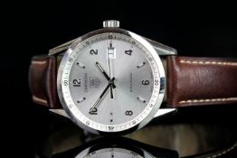 GENTLEMEN'S TAG HEUER CARRERA AUTOMATIC DATE WRISTWATCH REF. WV211A, circular silver dial with