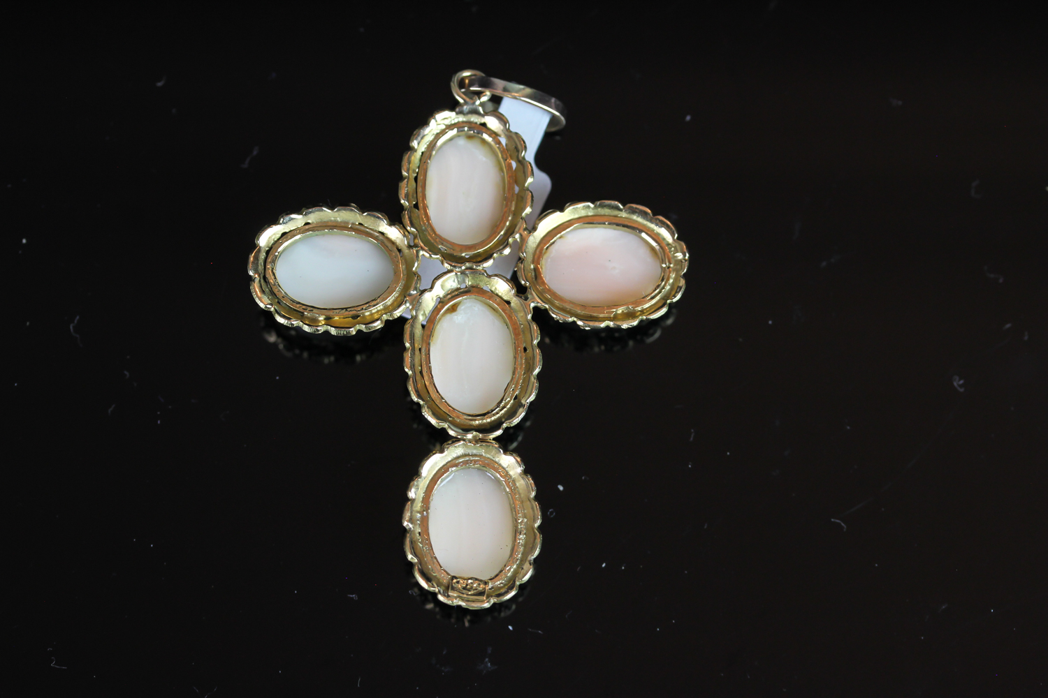 Coral set cross pendant, four Coral cabochons, each approximately 12x10mm, each mounted in a - Image 2 of 2