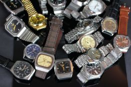 GROUP OF 19 SEIKO 5 AUTOMATIC WRISTWATCHES, one ladies manual wind seiko, all watches working except