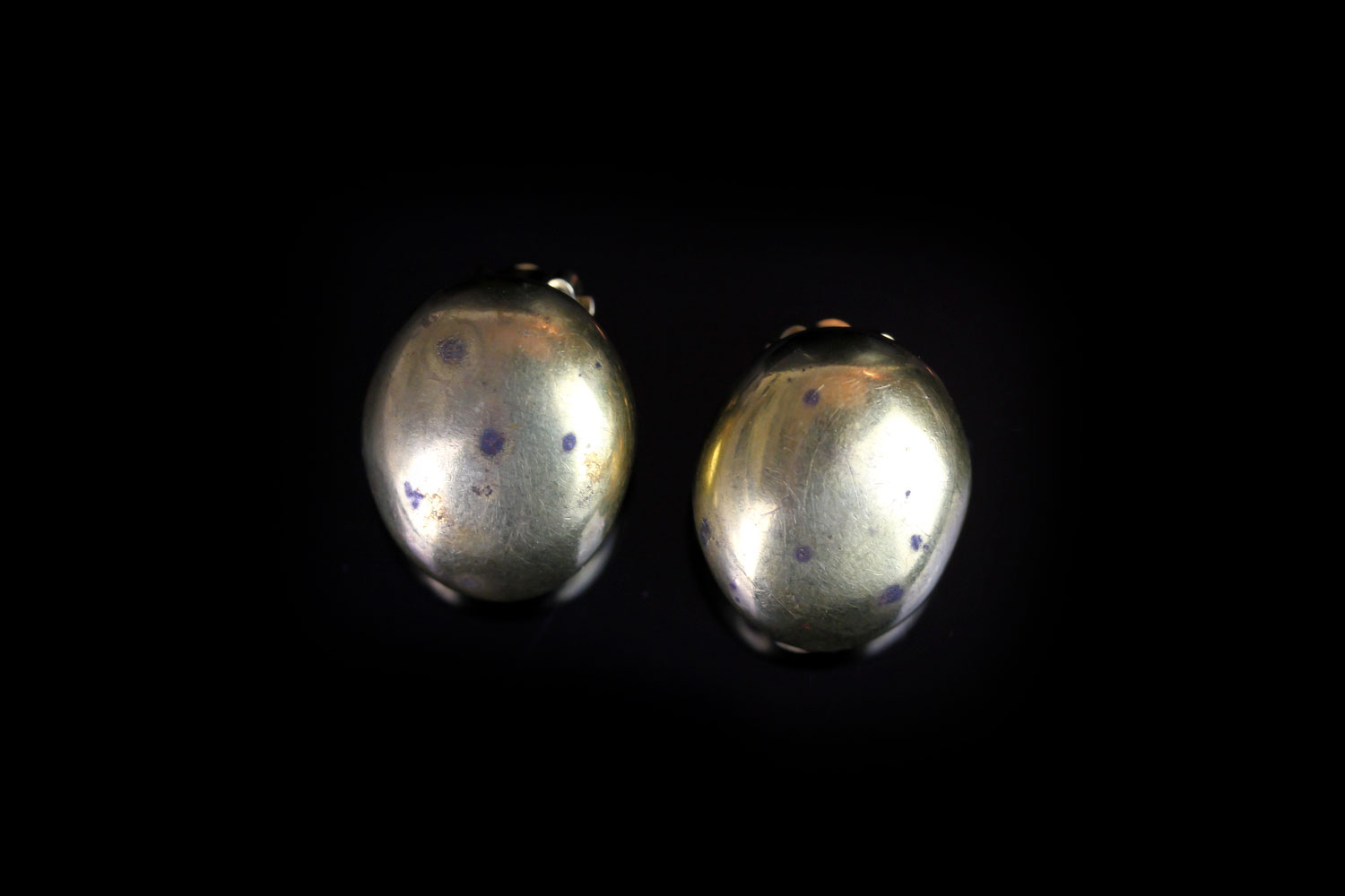 Vaubel, New York designer clip on earrings, 21x17.5mm domes, patinated finish, 18ct gold plated