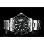 GENTLEMEN'S ROLEX OYSTER PERPETUAL DATE SUBMARINER WRISTWATCH REF. 1680, circular black dial with