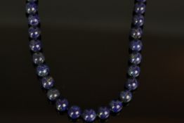 LAPIS LAZULI CHOKER NECKLET,each stone estimated at 6mm 38 stones in total,18ct lobster claw clasp,