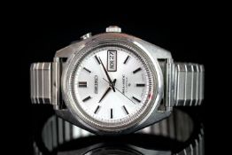 GENTLEMENS SEIKO BELL MATIC AUTOMATIC WRISTWATCH, circular silver dial with black hour markers and