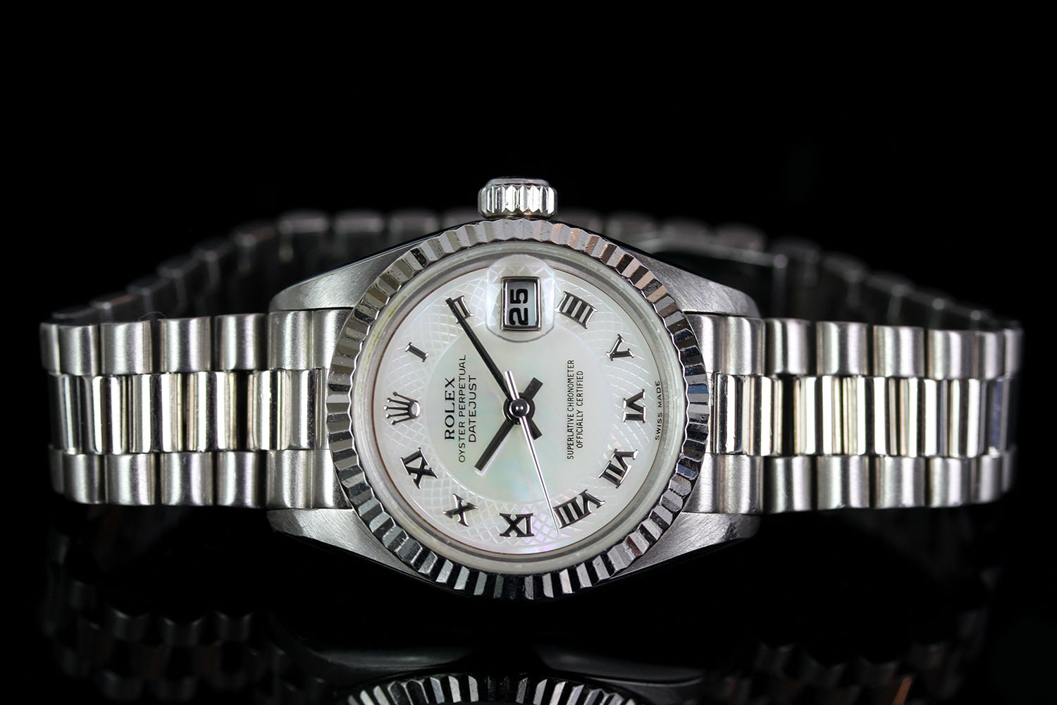 LADIES 18CT WHITE GOLD ROLEX OYSTER PERPETUAL DATEJUST, MODEL 79179, SN A97...., CIRCA 1999,round.