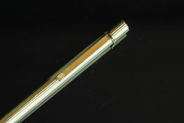 LADIES MUST DE CARTIER PEN 534918, gold plated, propelling pen, currently in working order.