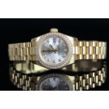 LADIES 18CT ROLEX DATEJUST 179138 , SN 8Q6..... CIRCA 2017, round, silver dial with 10 diamond dot