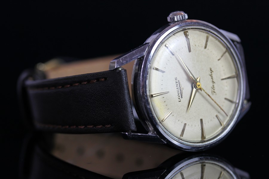 GENTLEMENS LONGINES FLAGSHIP VINTAGE WRISTWATCH, circular patina cream dial with gold hour markers - Image 2 of 4