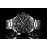 GENTLEMEN'S TAG HEUER FORMULA 1 CHRONOGRAPH WRISTWATCH, circular triple register black dial with a