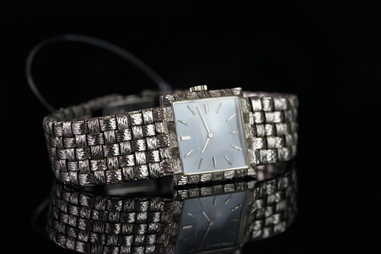 LADIES VACHERON & CONSTANTIN VINTAGE WRISTWATCH, square blue dial with hour markers, 21mm 18ct white - Image 2 of 4