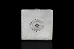 SILVER SQUARE GARNET AND SAPPHIRE VINTAGE SET COMPACT, 7X7cms