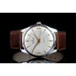 GENTLEMEN'S BREITLING GENEVE DRESS WRISTWATCH, circular beige dial with gold hour markers and hands,