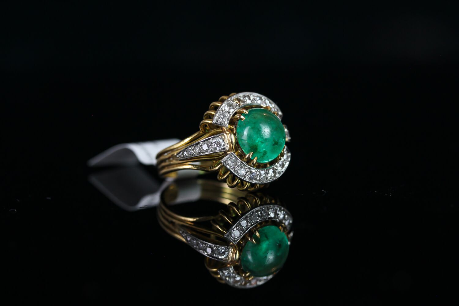 Vintage Emerald and diamond dress ring, central circular cabochon cut Emerald, 9.5mm diameter, round - Image 2 of 3