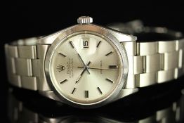 GENTLEMENS ROLEX OYSTER PERPETUAL AIR KING DATE WRISTWATCH REF. 5700, circular silver dial with