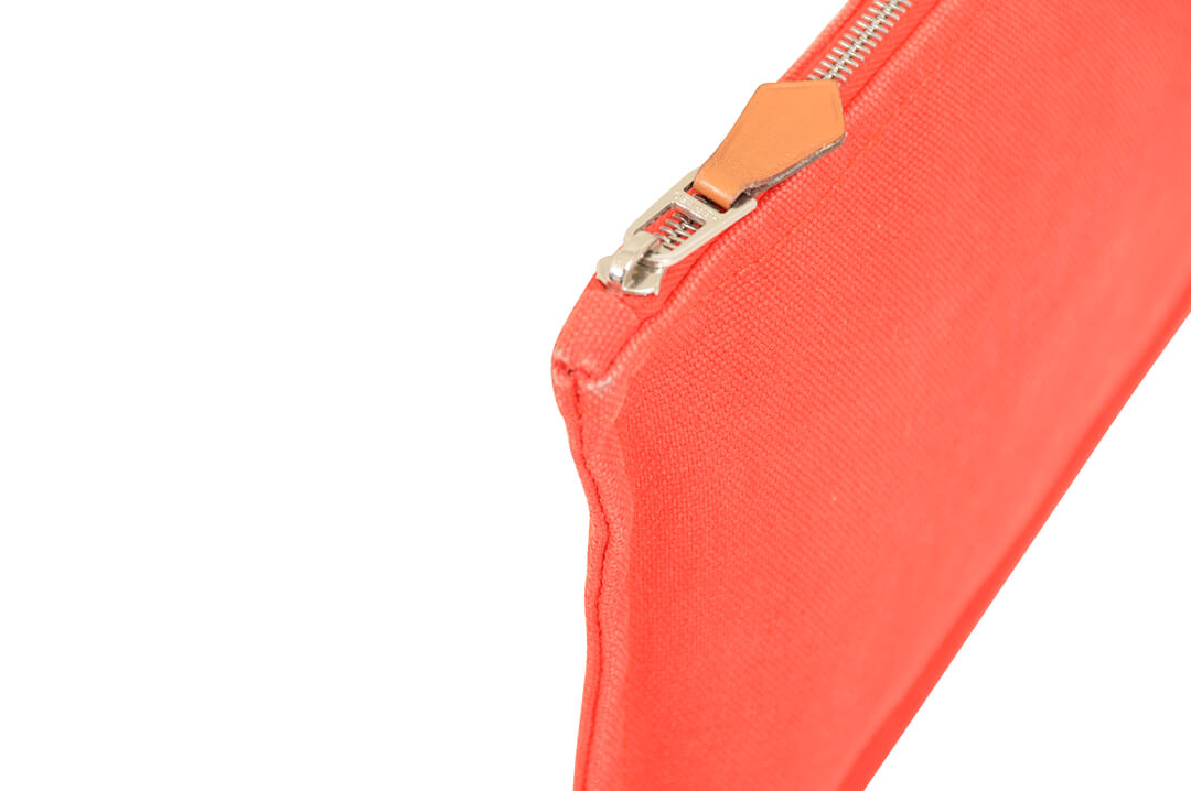 Hermes Yachting PM Hand Pouch, canvas coral coloured puch, W 220 x H 150 x D 8mm, Hermes Zip and - Image 5 of 9