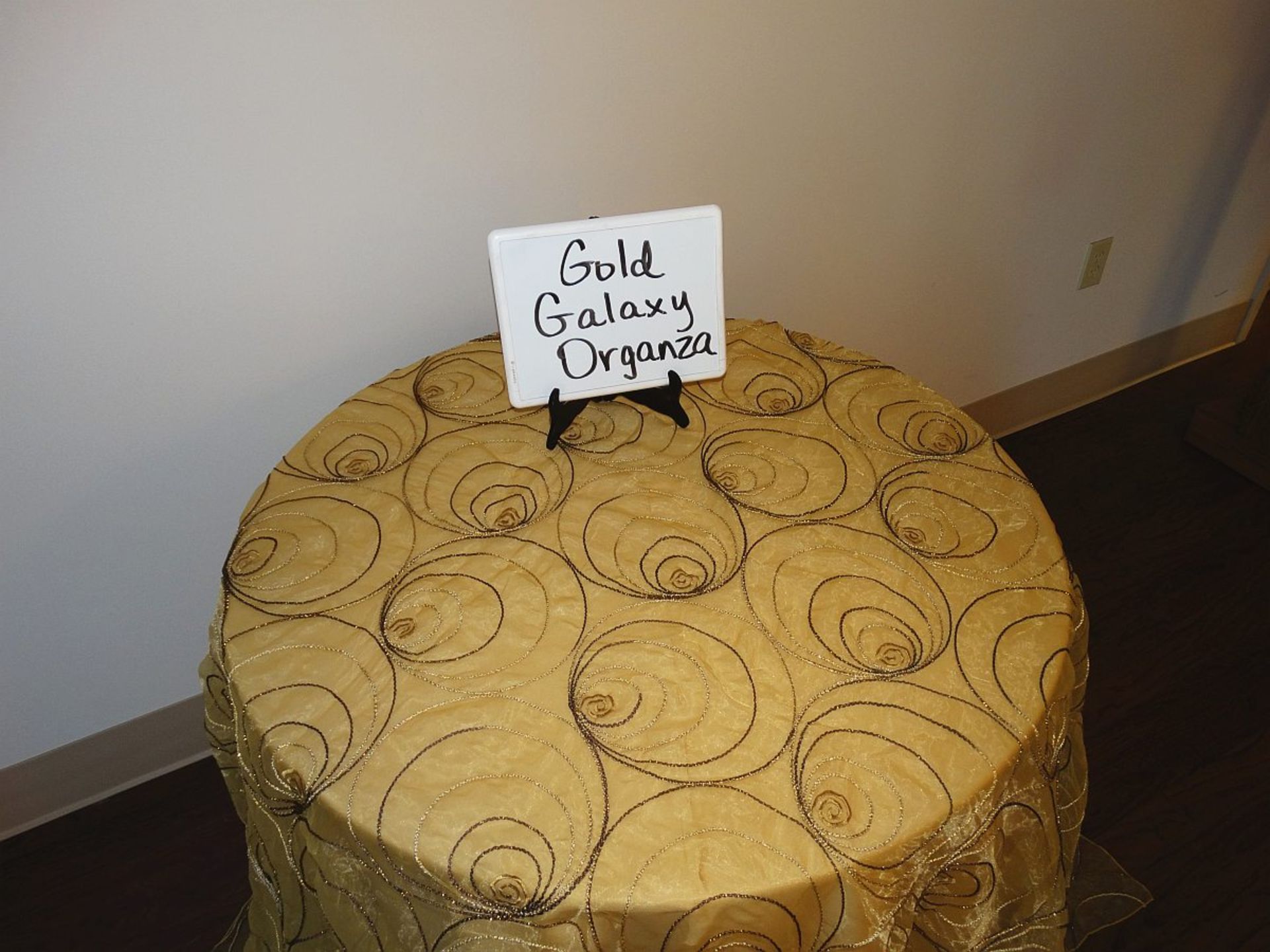 GOLD GALAXY ORGANZA 84X84