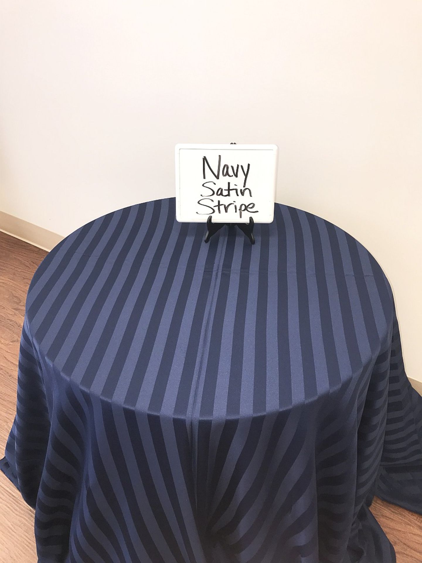 NAVY SATIN STRIPE 132 R