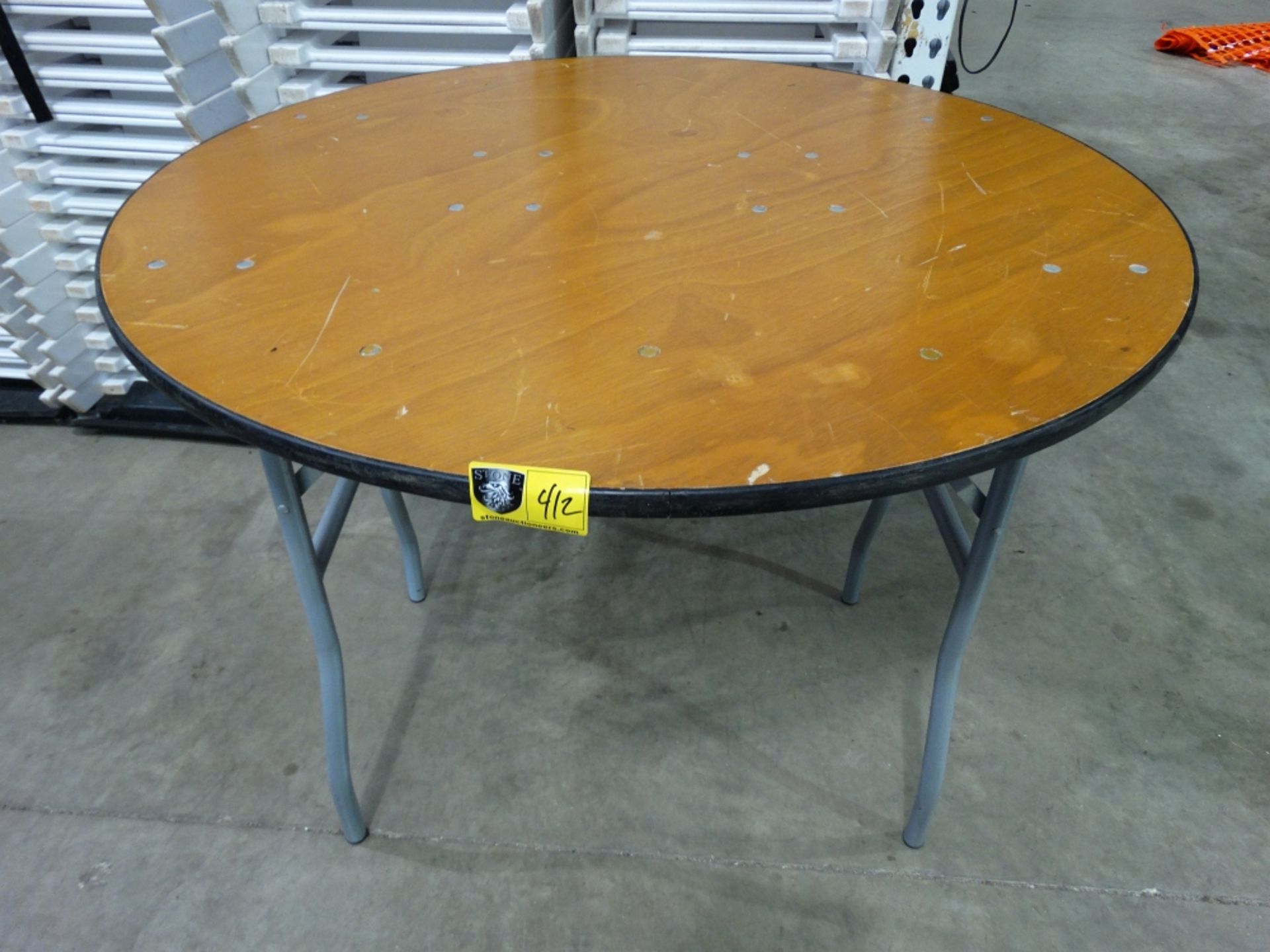 Table, 36" Round Plywood Top