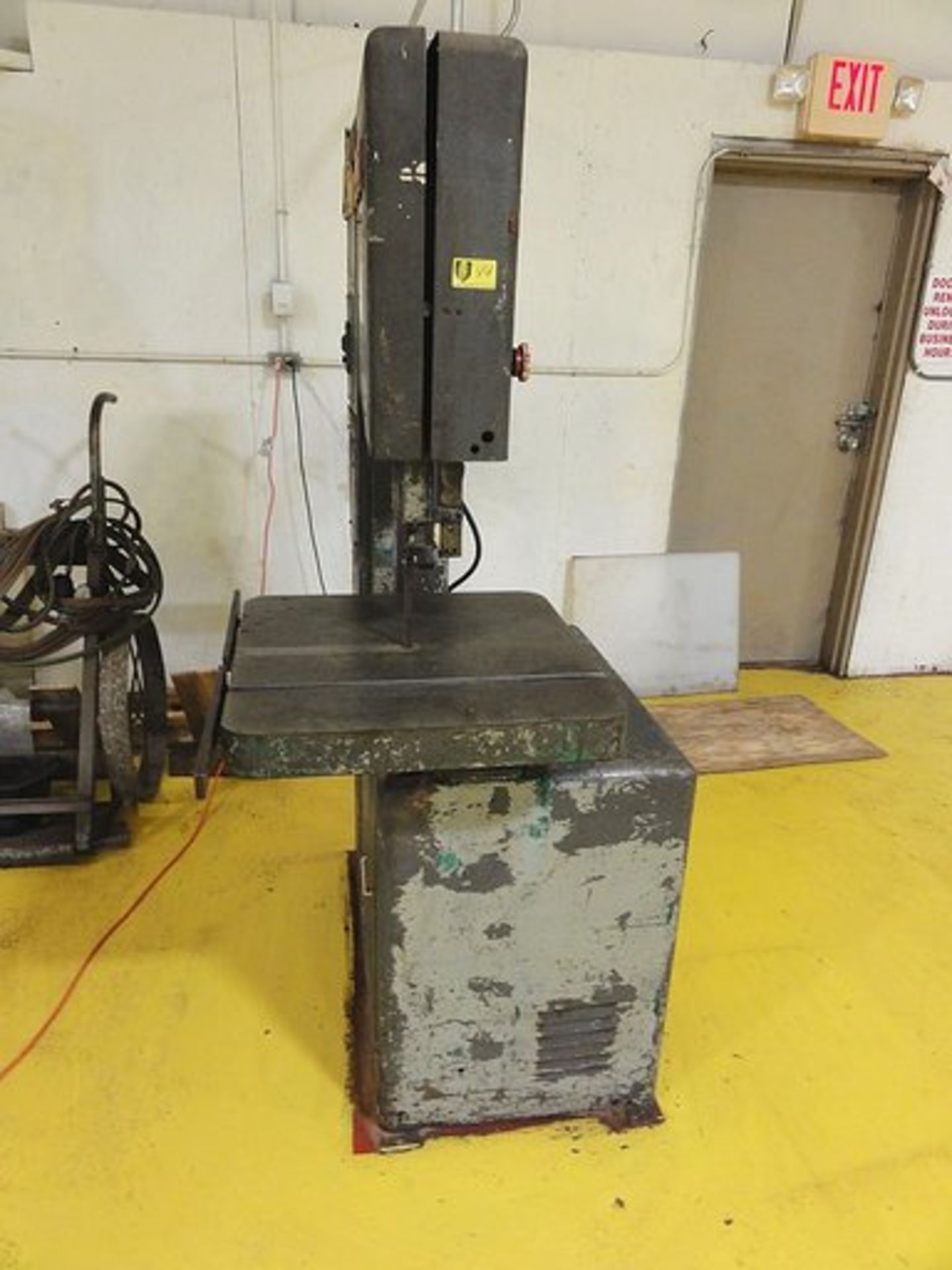 Powermatic Vertical Bandsaw, 24" x 24" Table, 19.5" Throat