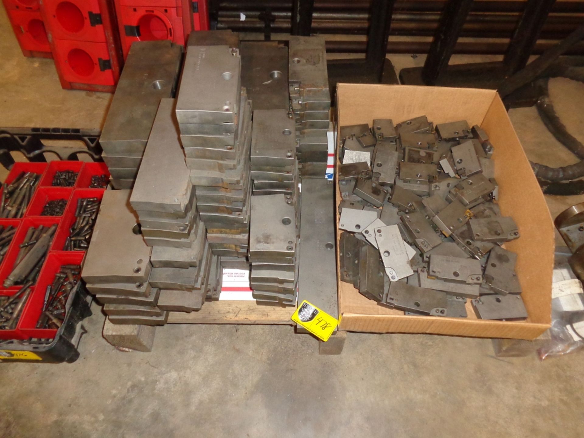 PALLET OF G&L DAVIS BORING BLADES