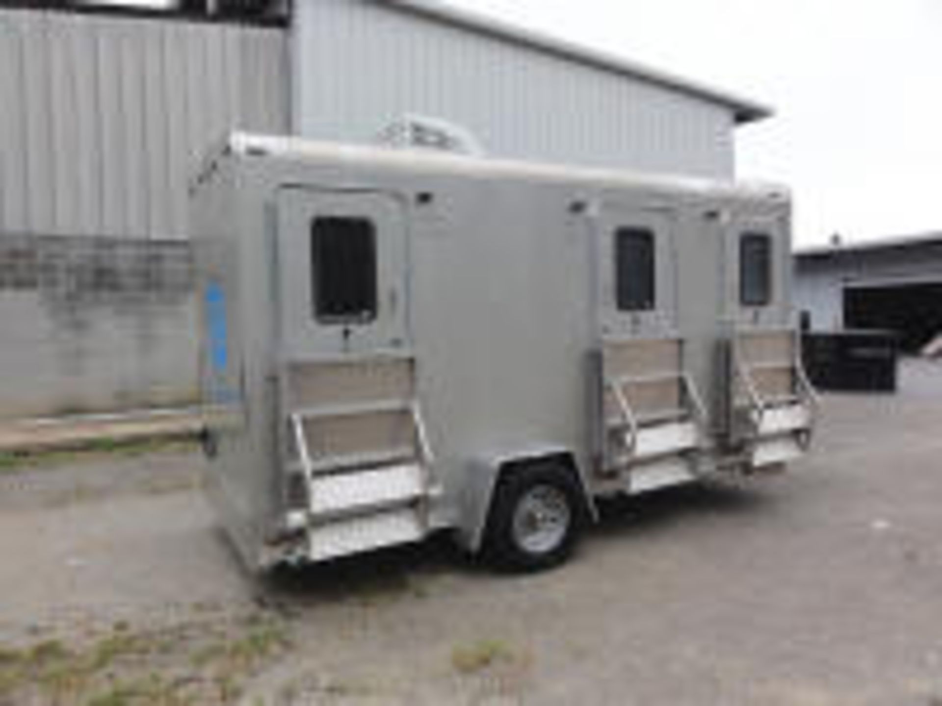 2016 COMFORTS OF HOME RESTROOM TRAILER, MDL 12', 3-STALL, VIN 4C9TN1214GM081705 - Image 2 of 7