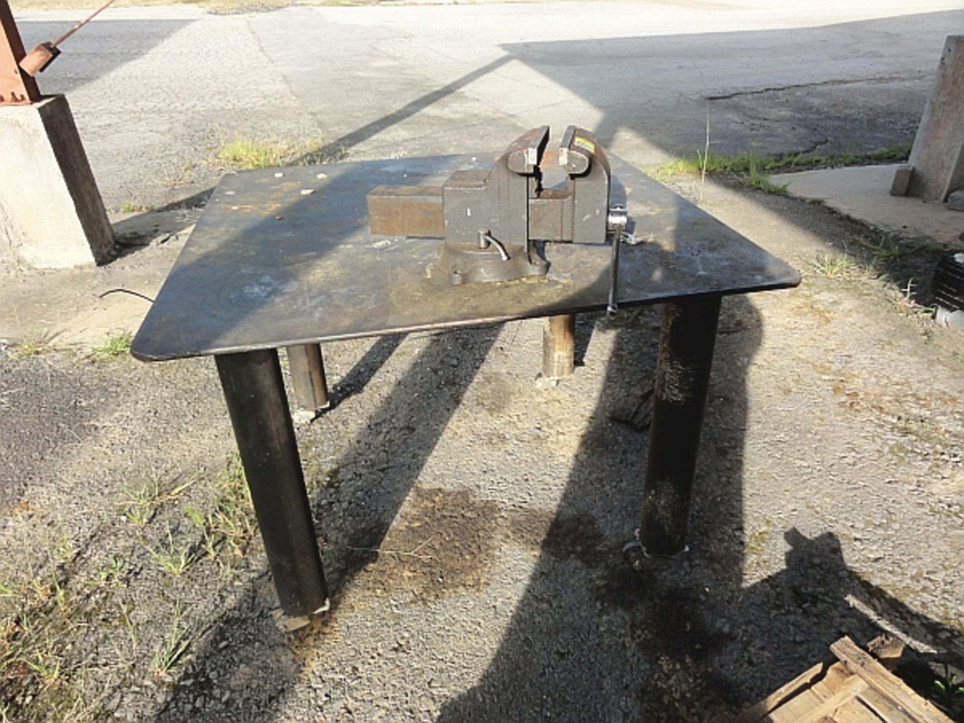 HEAVY-DUTY FAB TABLE, 4' X 5' w/ VISE