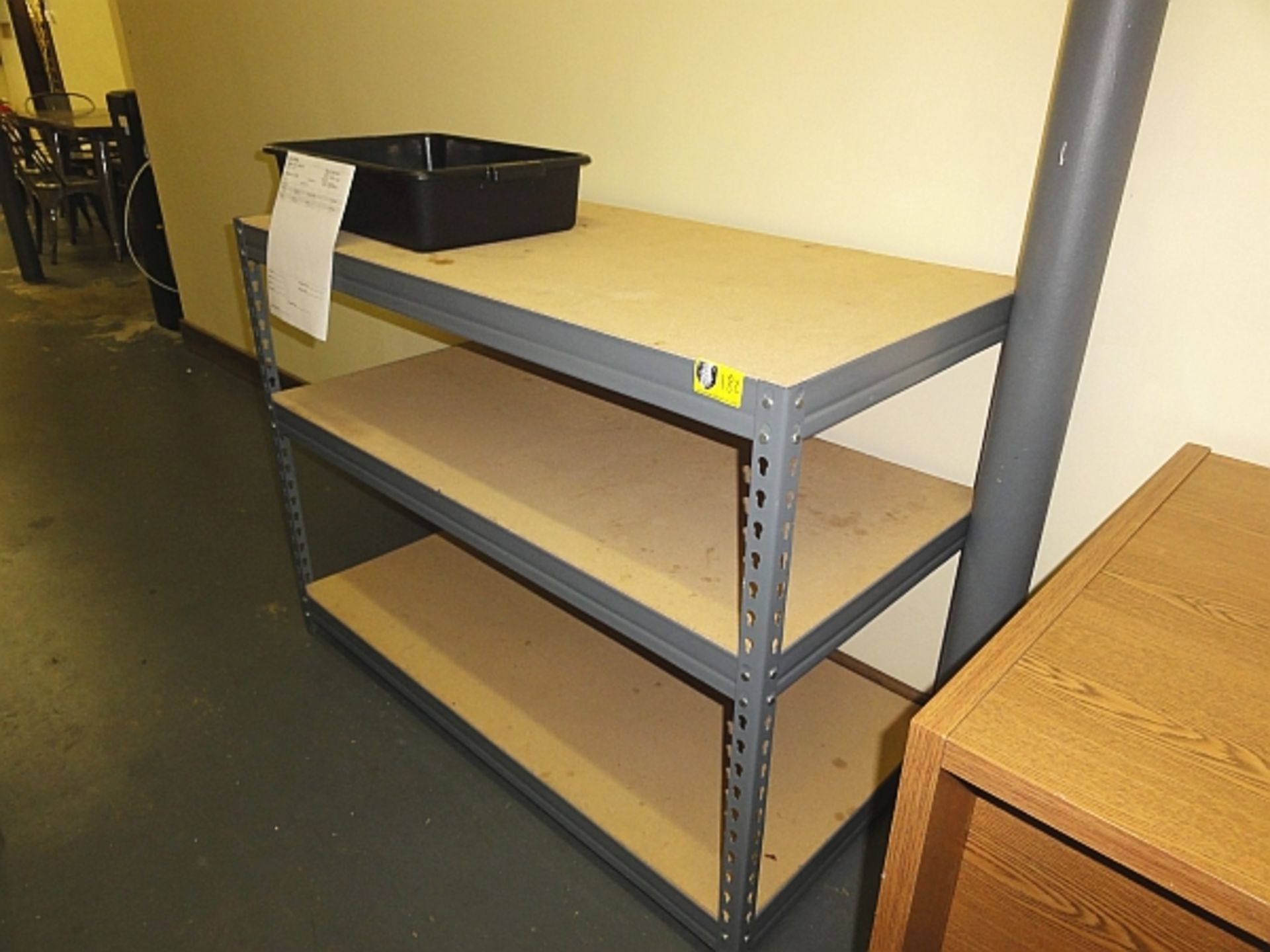 3-SHELF SHELVING UNIT