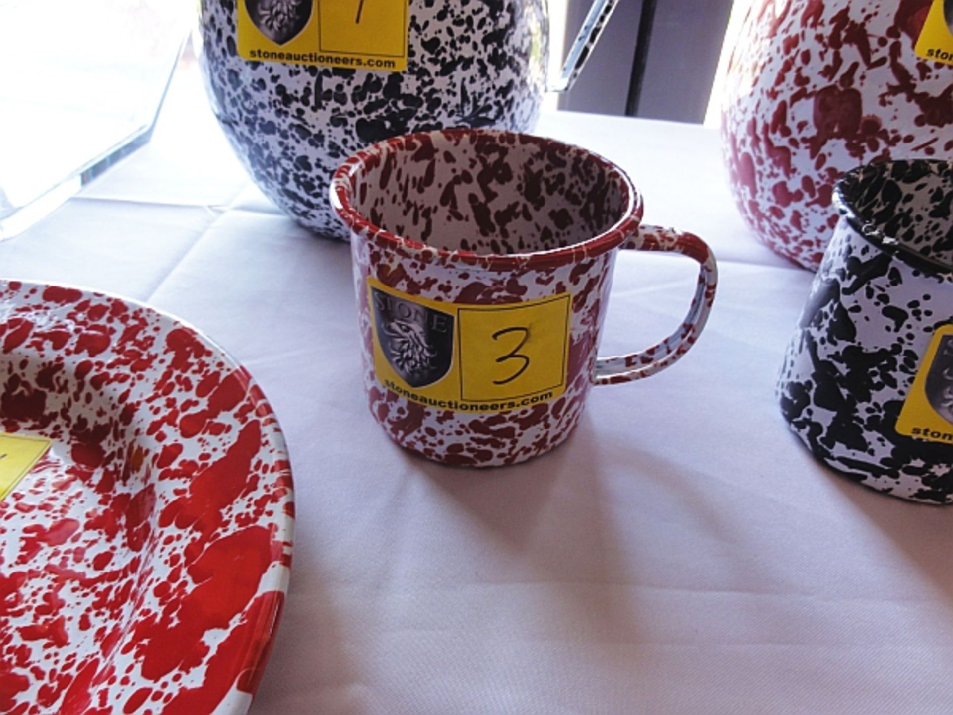 GRANITEWARE CUPS, RED