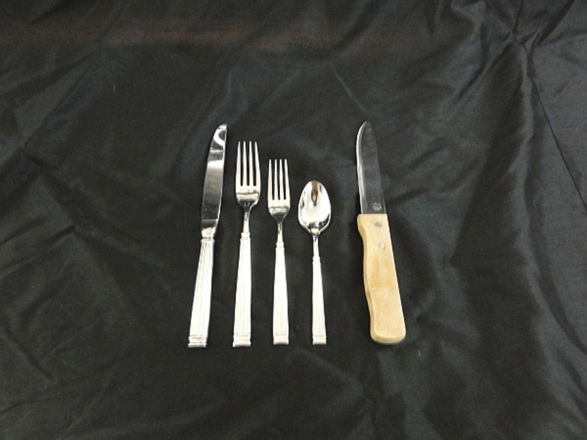 LOT OF 458 DORIA SALAD/DESSERT FORK - Image 2 of 2