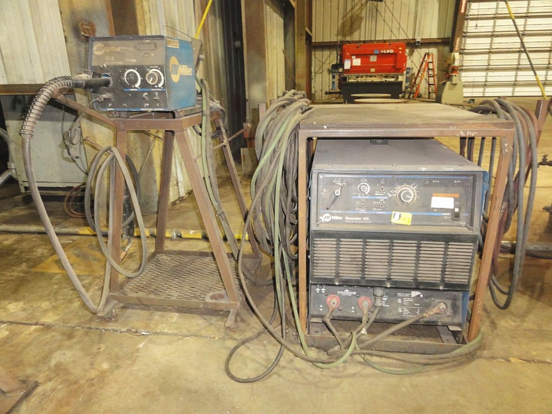 Miller Dimension 452 Welder, UMS-0032 Power Source, SN LG320081C, w/ Miller 22A Wire Feed, SN