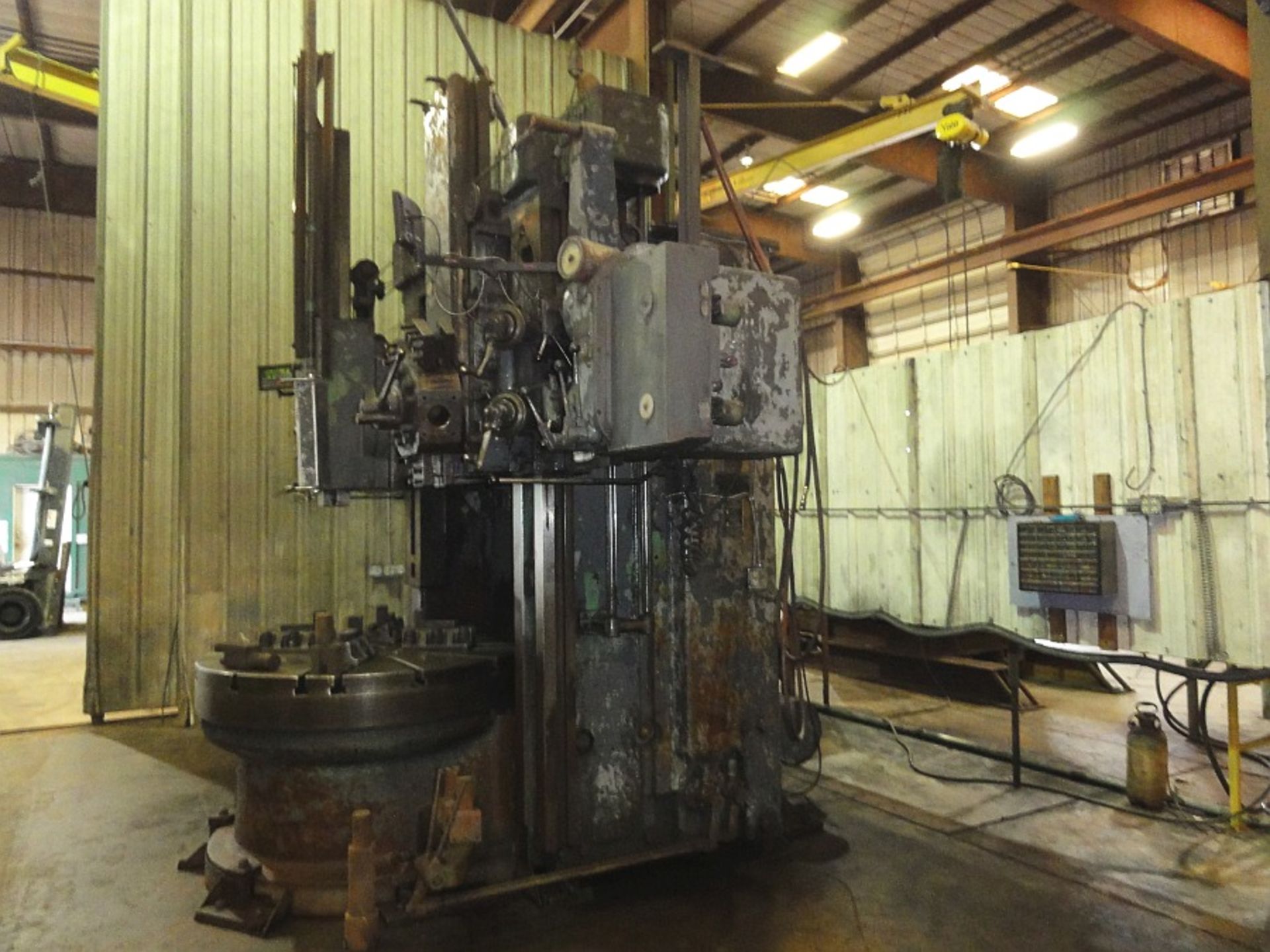 King 62" Vertical Turret Lathe, 62" 4-jaw Table, 5-position Turret, 67" Total Swing, Adjustable Rail - Image 2 of 3