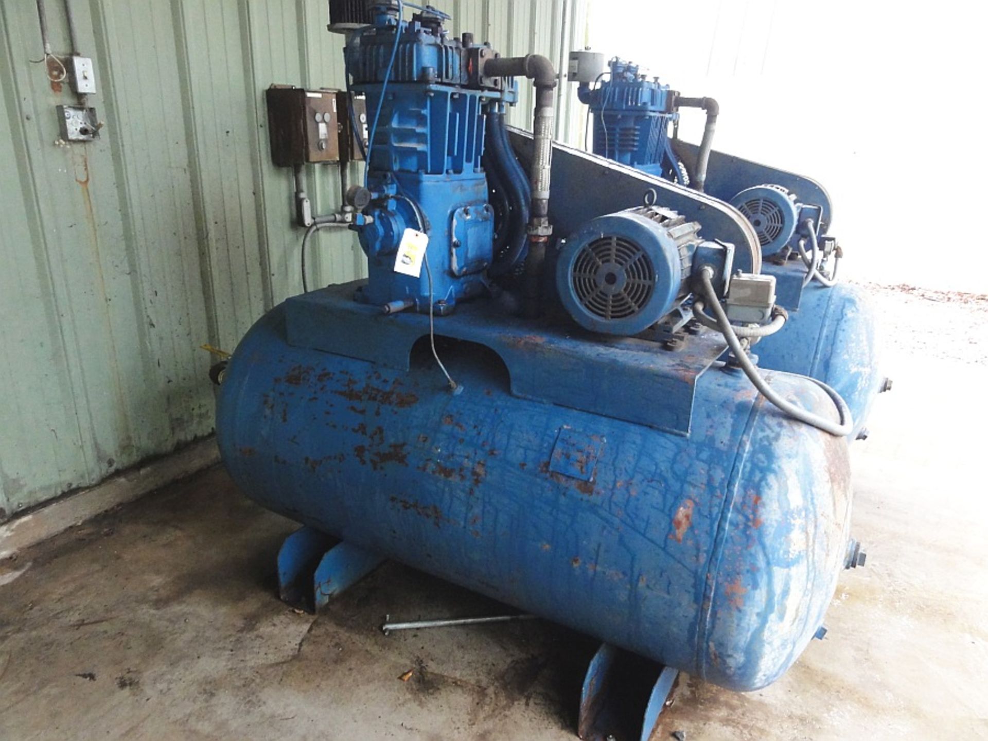 Reciprocating Air Compressor, 10HP, 200 gal. Tank