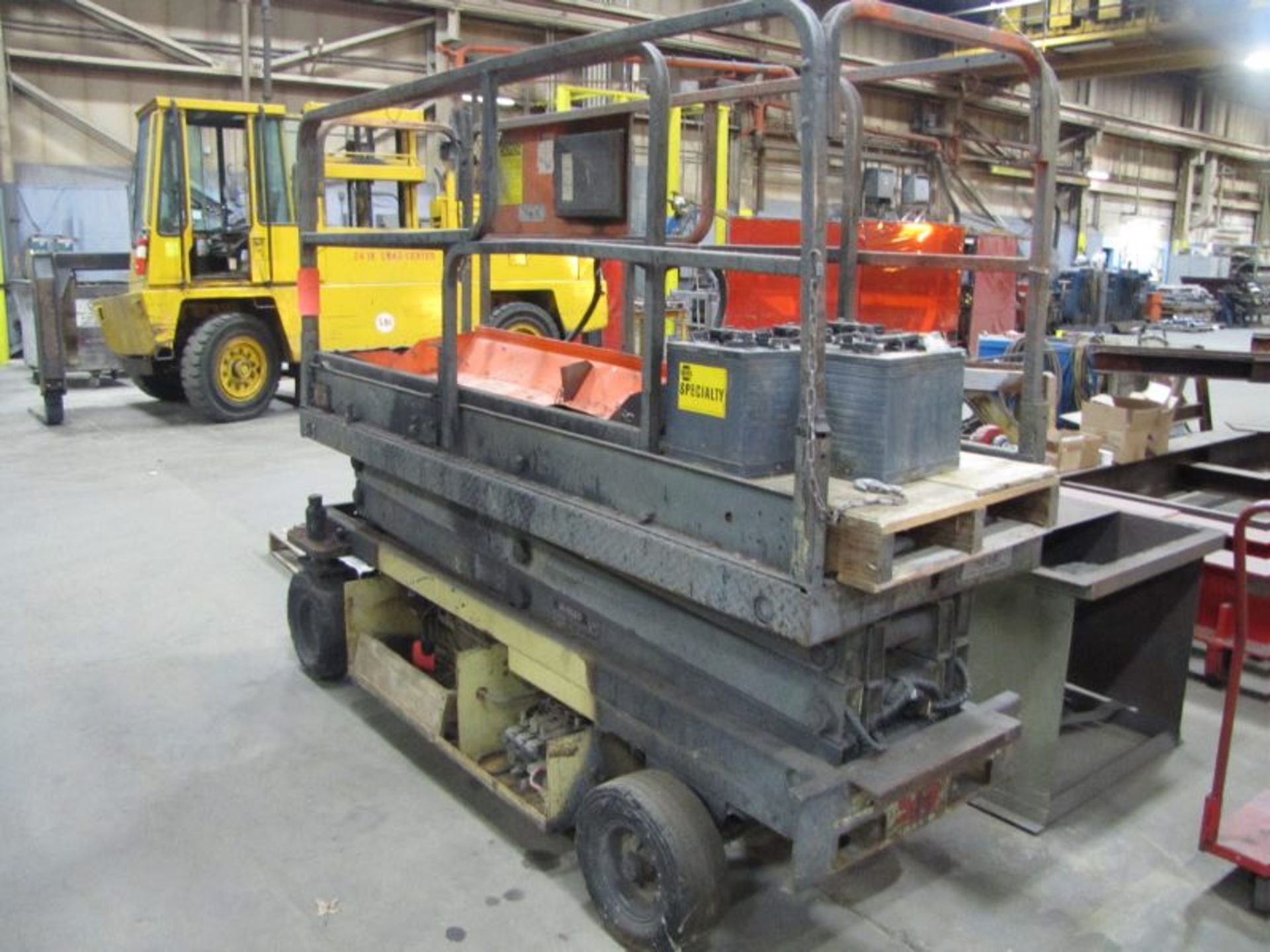 JLG Model CM2033 Sizzor Lift, Platform, Battery Type, 24 Volts DC Motor - Image 3 of 3