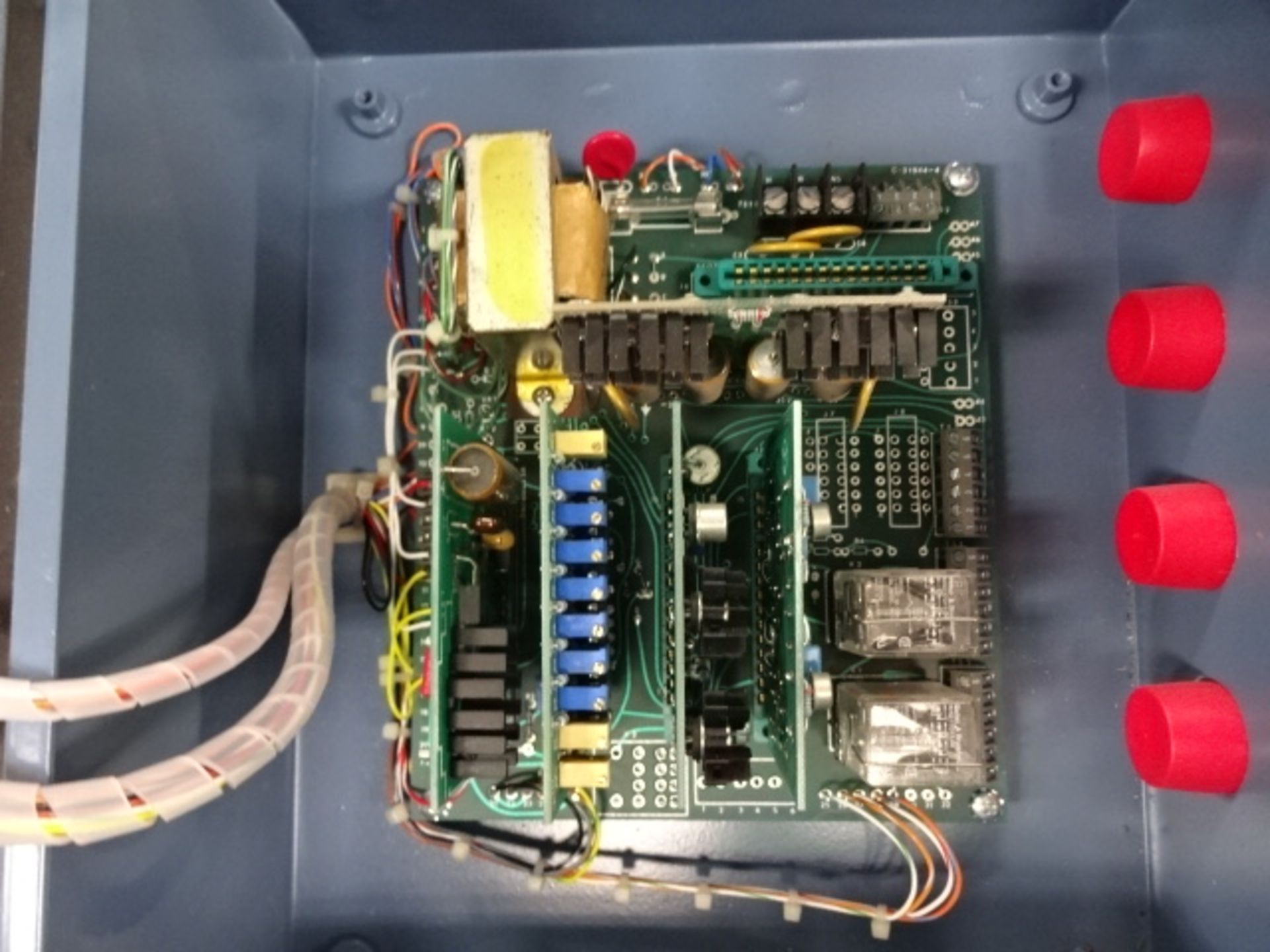 Thermal Conductivity Analyser - Image 4 of 4