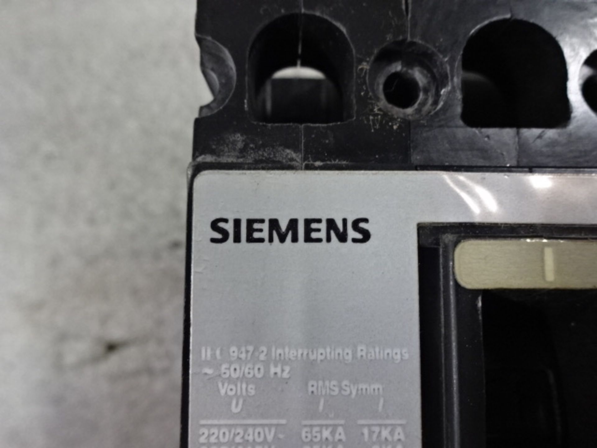 Siemens Breaker - Image 2 of 3