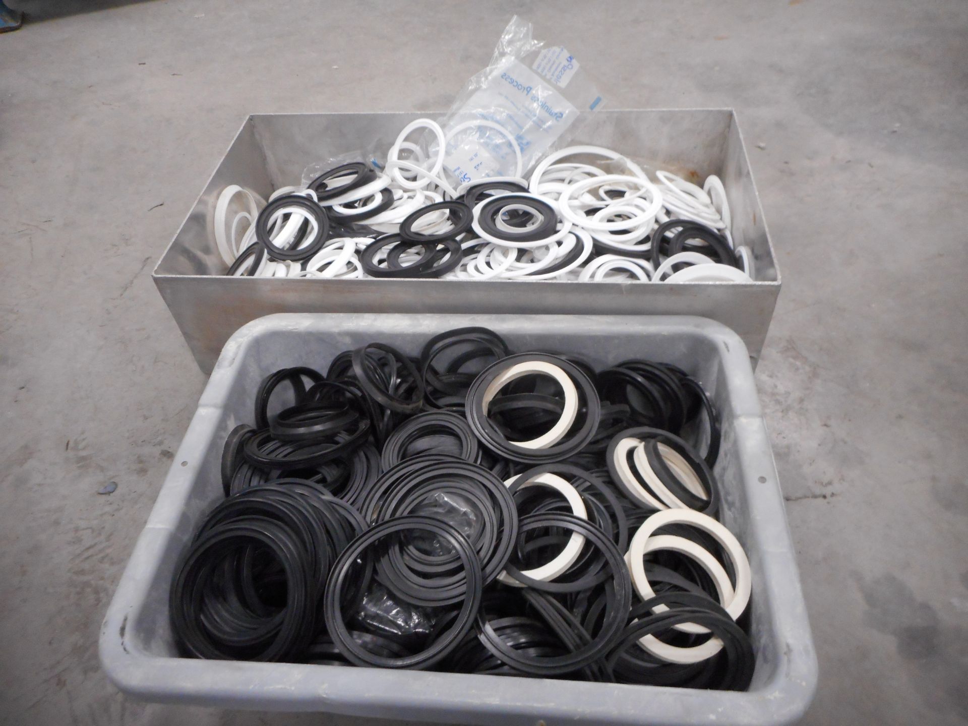 Lot of Pipe Seal