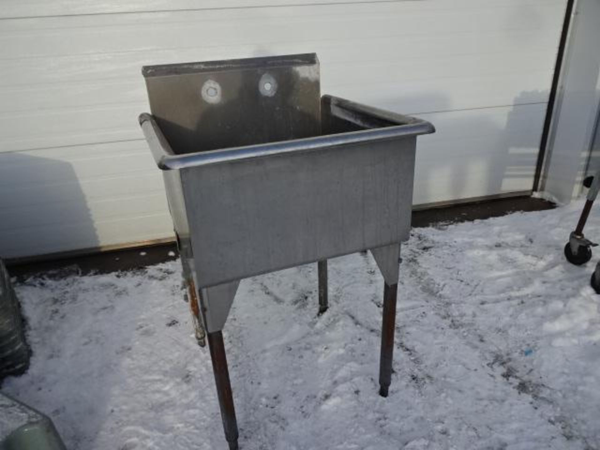 Stainless steel washbasin for garage - Lavabo en inox pour garage