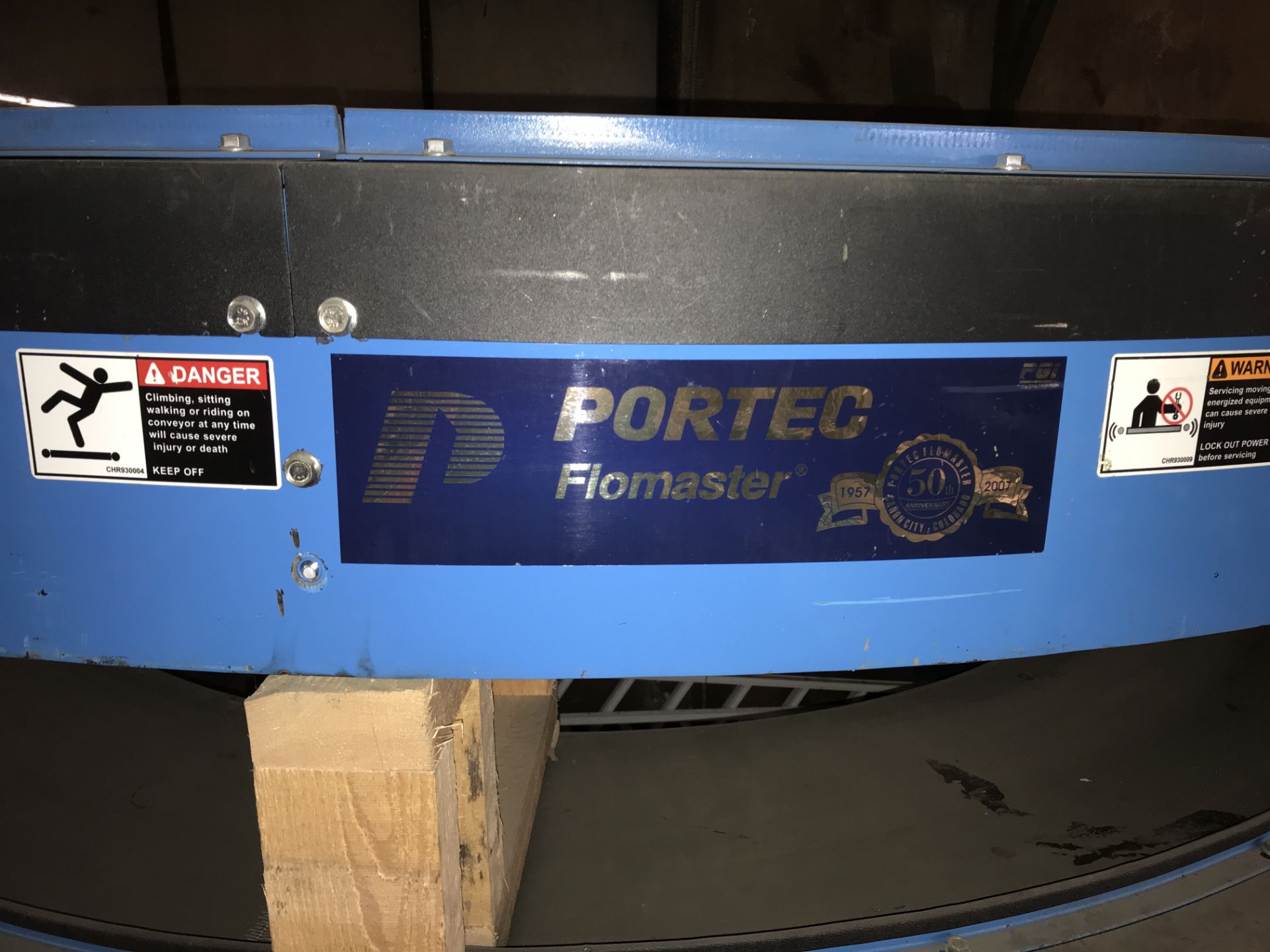 Lot of 3 Portec Curved Conveyors 15 '' of Belt x 120 '' wide - Lot de 3 convoyeurs Courbe Portec - Image 4 of 4