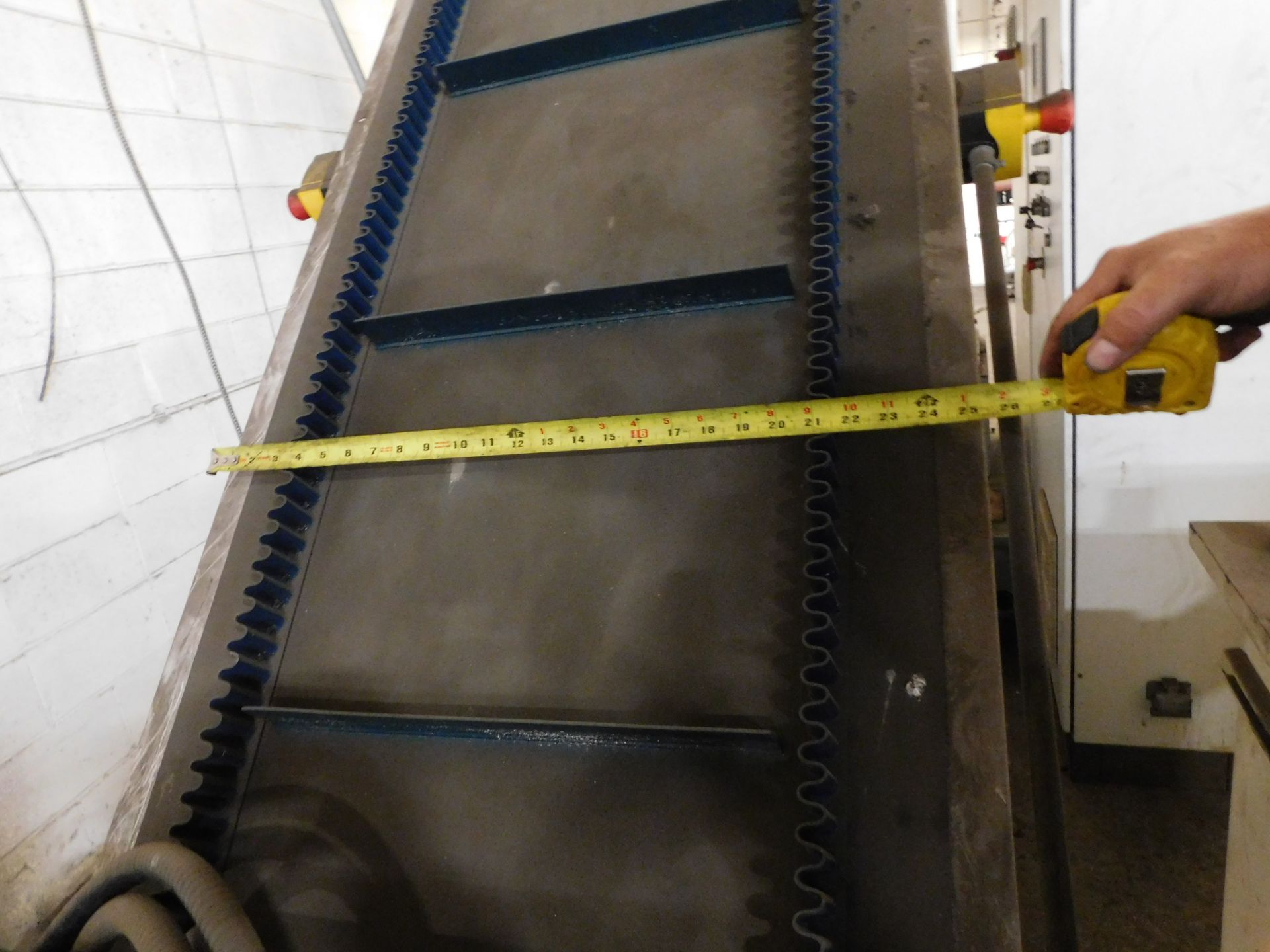 .INCLINED CONVEYOR - Image 2 of 4