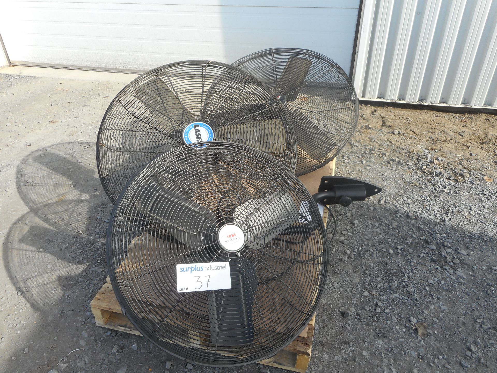 INDUSTRIAL FANS