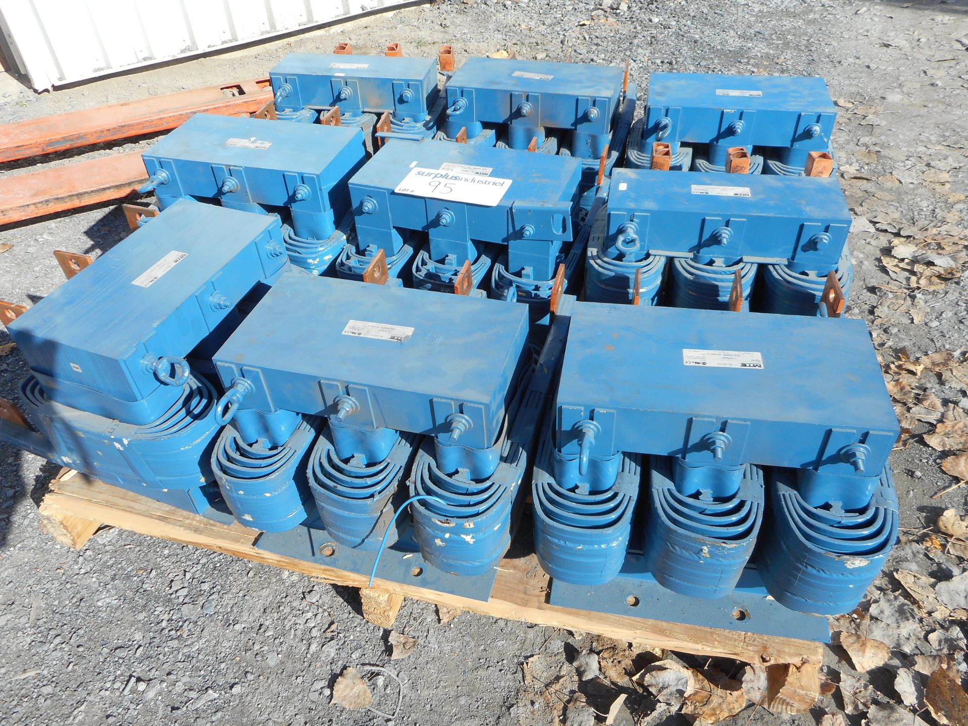 Lot of 9 Transformer 7x 600amp 2x 400amp