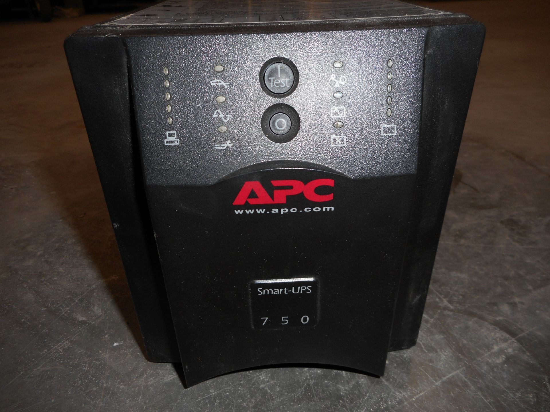 APC Smart-UPS 750VA - Image 2 of 6