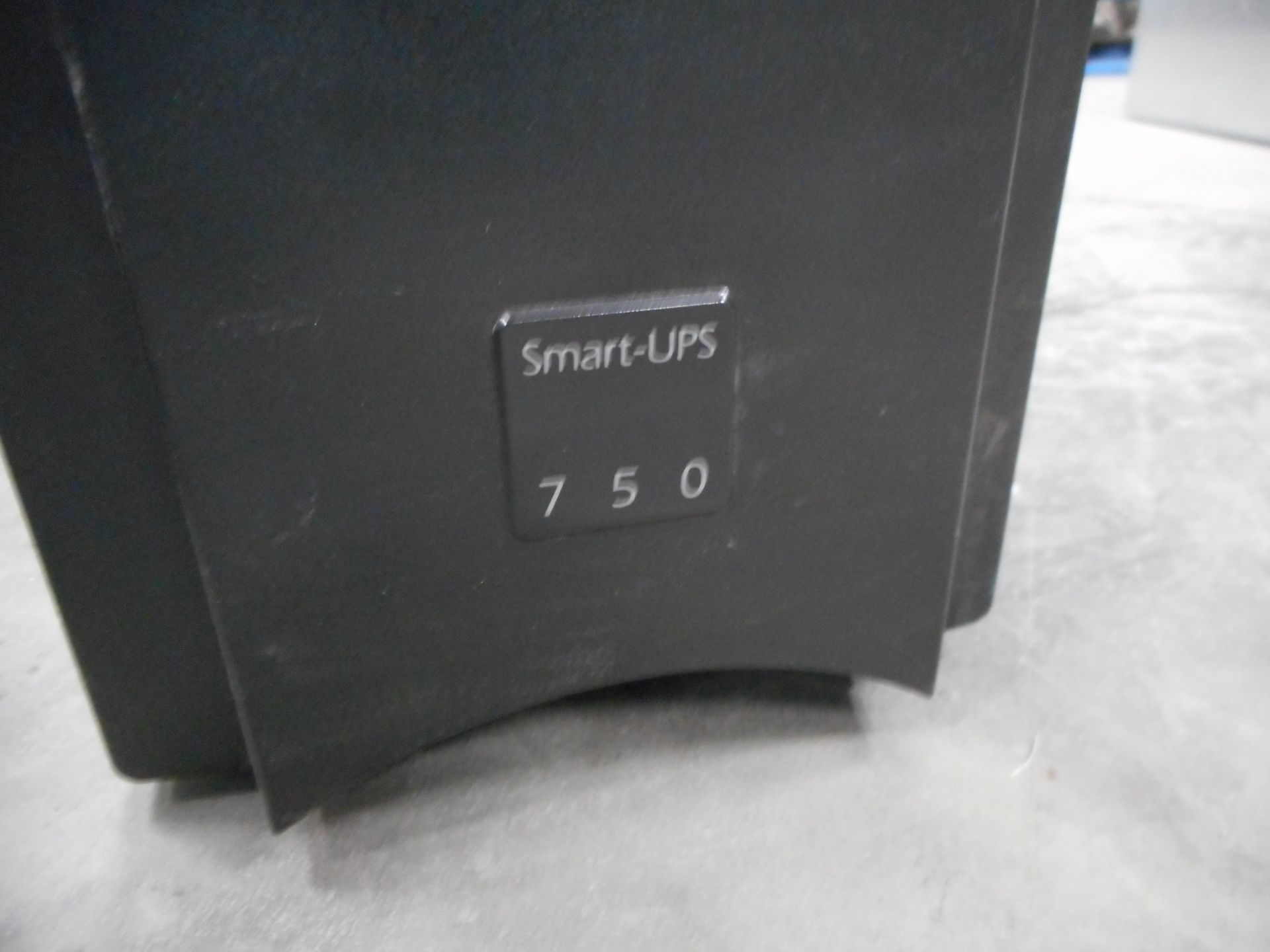 APC Smart-UPS 750VA - Image 5 of 6