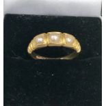 Antique 18ct gold and pearl ring weight 3.9g