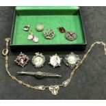 Collection of antique and vintage jewellery