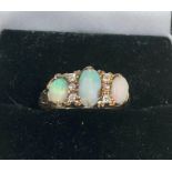18ct diamond and opal ring weight 3.1g