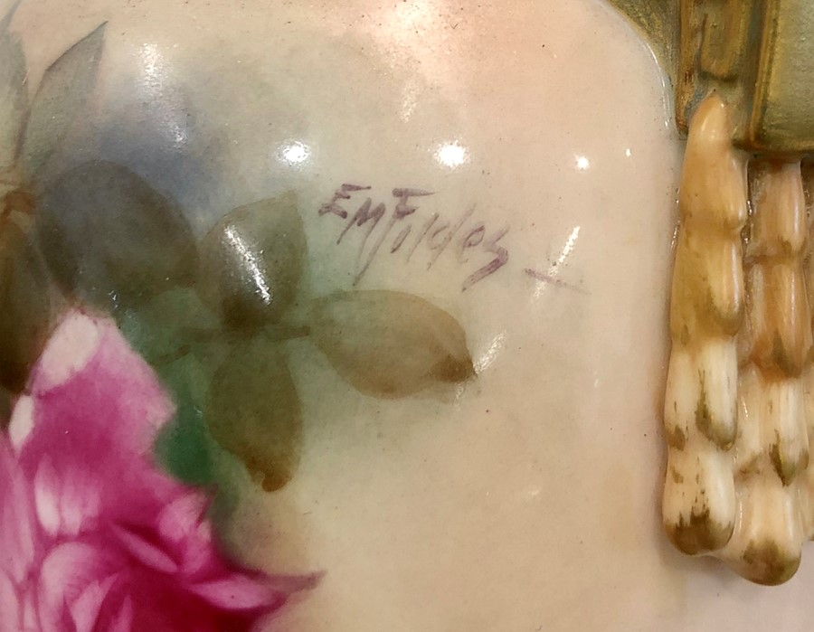 Signed Royal Worcester fruit lidded vase measures appox 21cm tall - Image 5 of 6